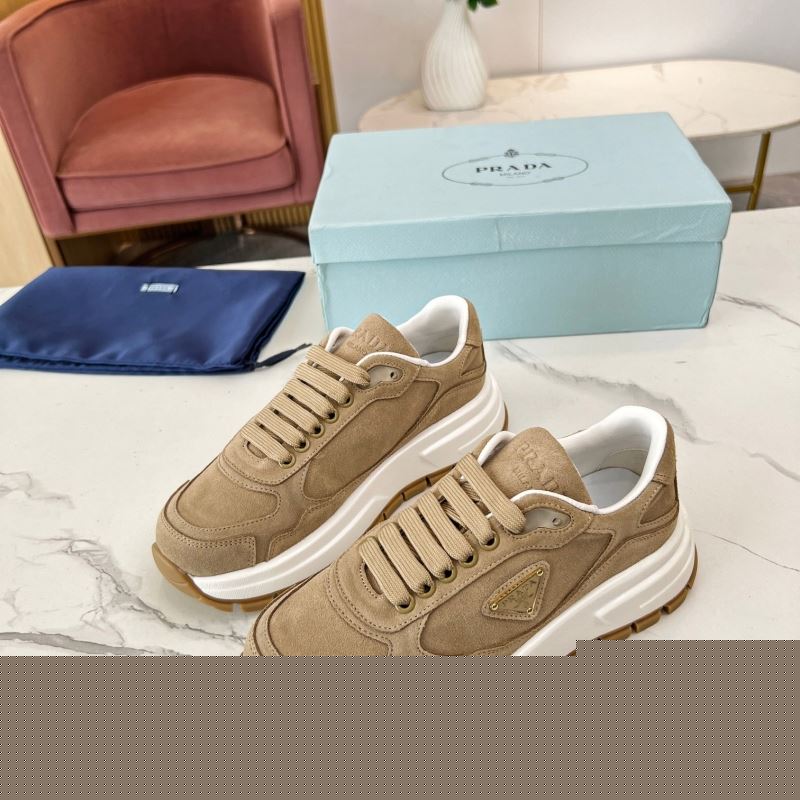 Pra*a casual shoes